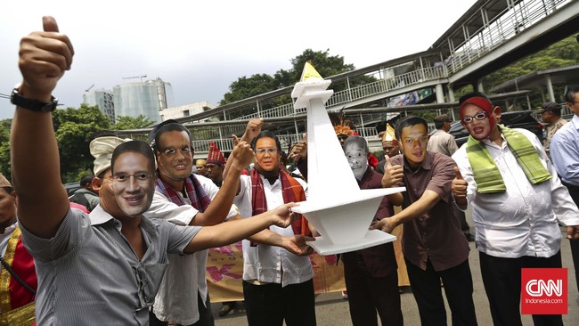 KPU DKI Jakarta akan menetapkan pasangan bakal calon kepala daerah Senin pekan depan. Pada pekan yang sama, undian nomor urut akan dilakukan.