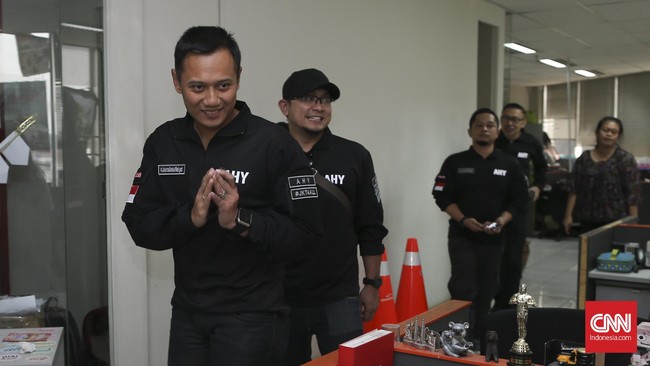 Menurut survei terbaru LSI Denny JA, Anies dan Agus akan bersaing ketat untuk menembus Pilkada Jakarta putaran kedua.
