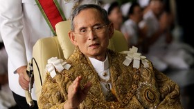 Raja Thailand Bhumibol Adulyadej Meninggal Dunia