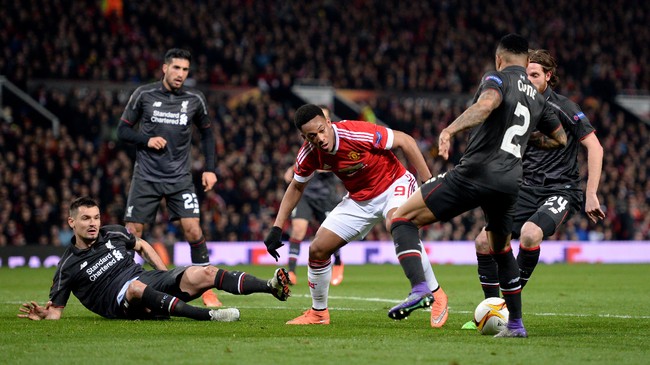 Big match Liga Primer akhir pekan ini terjadi di Stadion Anfield ketika Liverpool menjamu Manchester United, Sabtu (14/10). Lihat jadwal pertandingan di sini.