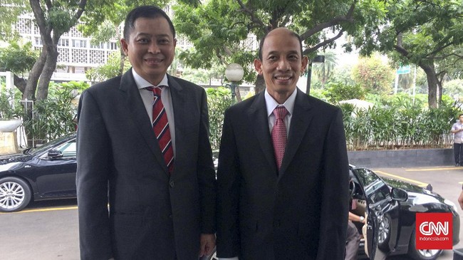 Tiga bulan usai dikeluarkan dari Kabinet Kerja, Ignasius Jonan ditunjuk menjadi Menteri ESDM. Jokowi pernah menyebutnya sebagai sosok yang pantas jadi menteri.