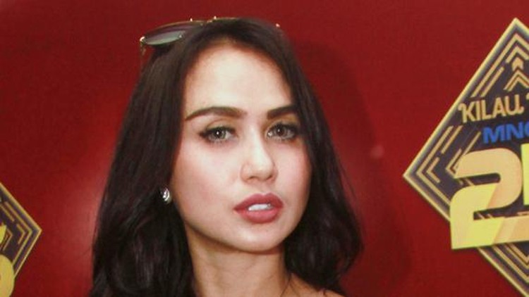 Bebizie akhirnya mengungkap alasan hubungannya dengan kompol Fahrul berakhir. Tak pernah dipublikasi hingga tak dikenalkan ke keluarga diungkap oleh Bebizie.