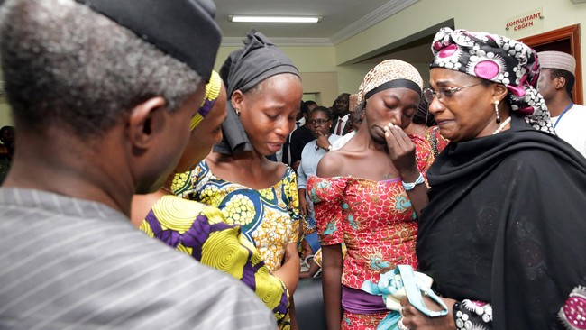 Kelompok militan Boko Haram membebaskan 21 dari sekitar 200 wanita yang mereka culik di kota Chibok pada April 2014 lalu.
