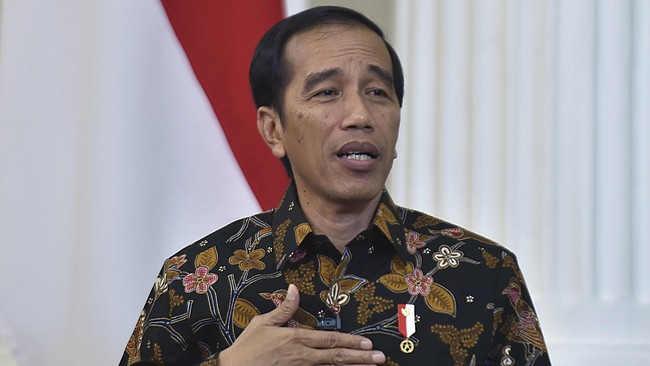 Selama dua tahun memerintah, Jokowi belum juga memenuhi janjinya untuk menyelesaikan konflik masyarakat adat di Indonesia.