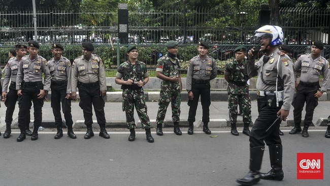 Warga DKI Jakarta diminta beraktivitas seperti biasa. Demo diyakini akan berjalan damai karena petugas siap mengamankan jalannya aksi.