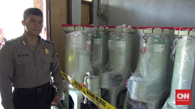 Lima unit pompa air berisi puluhan kilogram sabu disimpan di rumah seorang warga di Kecamatan Sayung, Demak, Jawa Tengah.