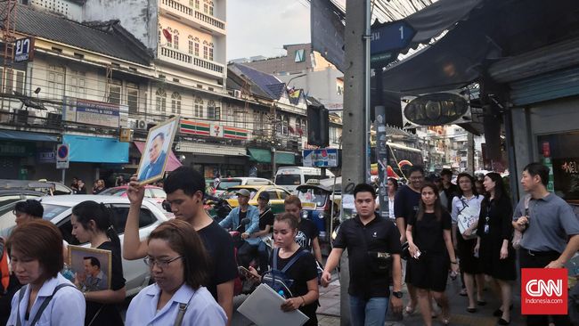 Thailand ramai dikunjungi oleh wisatawan mancanegara. Oleh karena itu, sejumlah negara memberi saran kepada warganya untuk menjaga kesopanan.