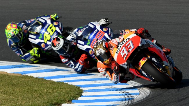 Marc Marquez tak mau terlalu sesumbar dalam menghadapi musim balap 2017 karena ia menilai banyak pesaing kuat di musim depan.