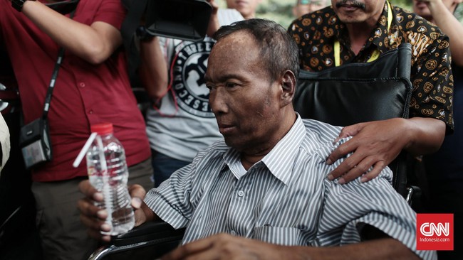 KPK berharap tersangka kasus e-KTP bersedia memberikan informasi dan membantu pengungkapan kasus korupsi lebih luas.