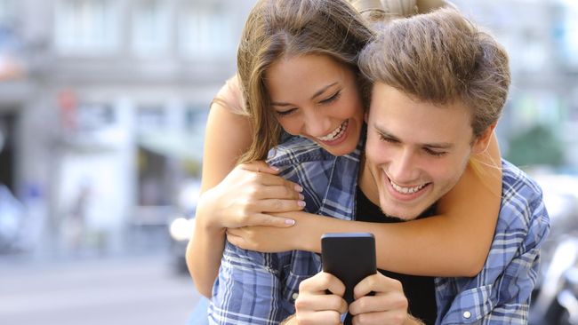 Tips Saat Jalin Hubungan dengan Pasangan yang Punya Anak Menjalin hubungan dengan seseorang yang sudah punya anak dari hasil pernikahan sebelumnya, memberi tantangan tersendiri. Bagaimana menyiasatinya?