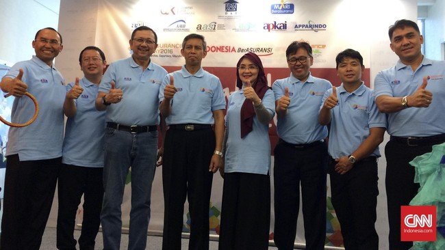 Banyak masyarakat yang sebetulnya mampu, tapi menilai asuransi tidak penting dan mahal. Ini berarti, regulator dan pelaku harus lebih sering mengedukasi.