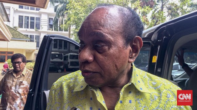 Papua mendapat dana triliunan rupiah. Namun warga Papua masih kesulitan untuk mengakses layanan kesehatan dan pendidikan.