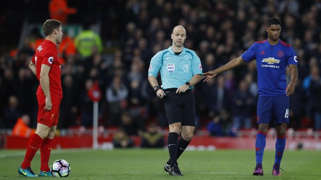 Jose Mourinho dan Juergen Klopp sepakat menilai bahwa performa Anthony Taylor terbilang baik saat jadi pengadil duel Liverpool lawan Manchester United.