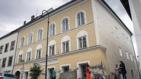 Rumah Kelahiran Hitler di Austria Akan Diratakan dengan Tanah