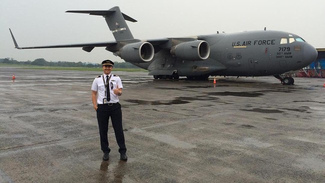 Kalau kamu bercita-cita jadi pilot, kamu bisa merintisnya sejak masih sekolah di SMP. Apa saja yang harus kamu persiapkan? Simak penuturan pilot ini.