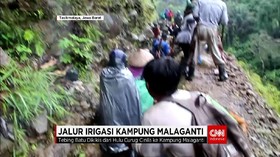 Warga Membangun Irigasi untuk Desanya Secara Mandiri