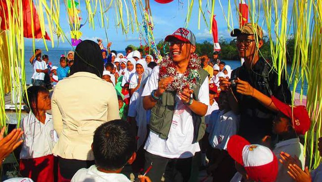 Sarjana Psikologi dari Atma Jaya ini awalnya tak acuh dengan lingkungan sekitar. Akhirnya, berbagai kegiatan di kampus membuat rasa sosial dan peduli tumbuh.
