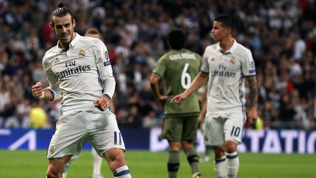 Real Madrid unggul sementara dengan skor 3-1 hingga paruh waktu atas tim tamu, Legia Warszawa, dalam laga Liga Champions Grup F di Santiago Bernabeu.