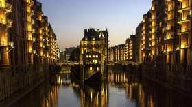 Berlabuh di Keindahan Kota Hamburg