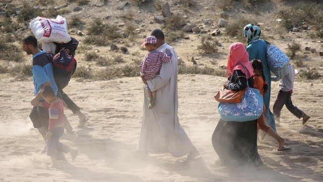 Di tengah gempuran pasukan pemerintah Irak, ISIS sengaja memotong pasokan air di Mosul untuk memaksa warga melindungi mereka.