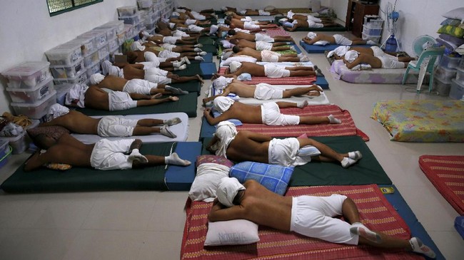 Panti Rehab di Filipina, dari Siraman Rohani Hingga Peti Mati
