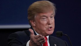 Pemerintah AS Tutup, Trump Rogoh Kocek Sediakan Jamuan