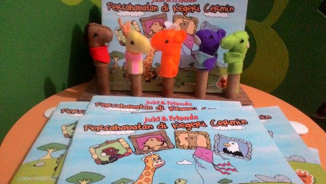 Juki adalah salah satu karakter boneka jari yang diciptakan oleh Salma Indria Rahman, sosok penggagas Rumah Pohon Activity. Mengapa ia bisa 'menyembuhkan'?