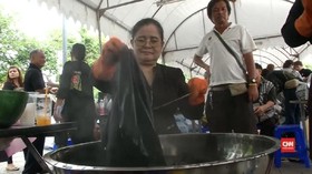 Jasa Pewarna Baju Hitam Buka di Thailand Selama Masa Berduka