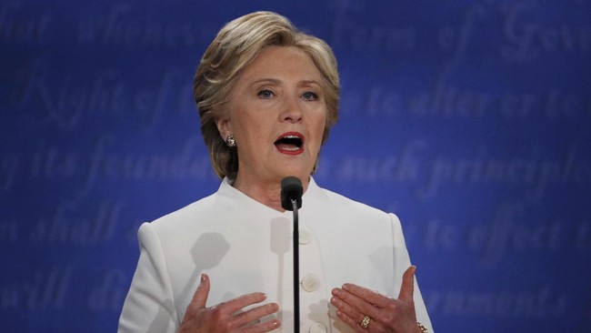 Calon Presiden Amerika Serikat Hillary Clinton merasa yakin Biro Investigasi Federal (FBI) tak akan mencapai kesimpulan baru tentang skandal emailnya.