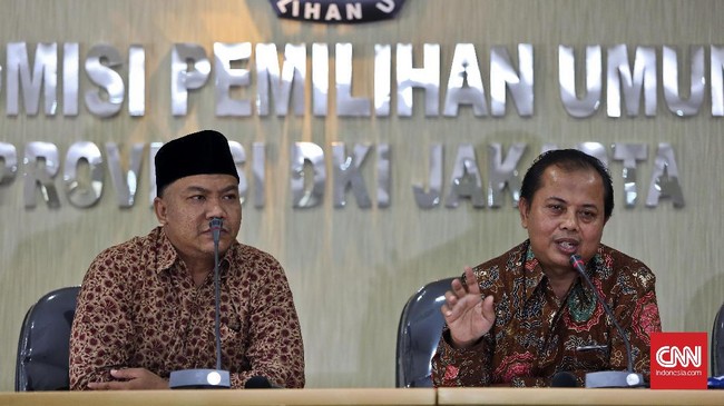 KPU yang akan memasang sosialisasi calon. Jadi sosialisasi pasangan calon sekaligus ajakan untuk memilih di tempat pemungutan suara (TPS).