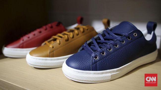 Kaleb Lucman, founder dan CEO Fine Counsel, berbagi tips mengenai perawatan sneaker kulit agar awet lebih lama.