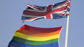 Inggris Akan Ampuni Ribuan Pria Gay yang Dulu Dipidanakan