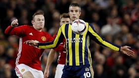 Puji Salah, Robin van Persie Dikritik Fan Manchester United