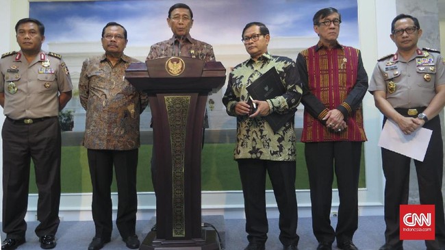 Satgas Saber Pungli mulai bekerja, Jumat (28/10). Melalui tiga metode pengaduan, mereka telah menerima ribuan dugaan kejahatan di sektor pelayanan publik.