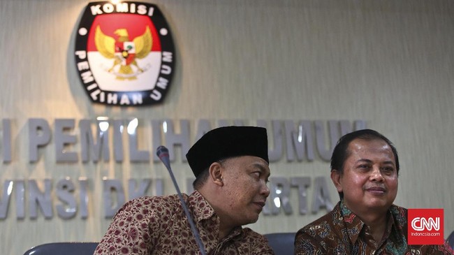 Tiap pasangan calon gubernur DKI Jakarta diperbolehkan untuk tidak menyelenggarakan rapat umum, namun mereka diwajibkan mengikuti debat terbuka.