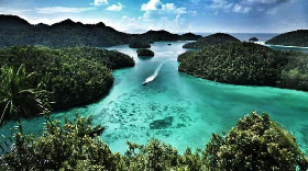Andre Hehanusa Terpukau Keramahan Raja Ampat