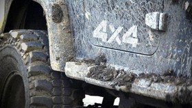 Pemerintah Harus Berani Turunkan Pajak Sedan & Mobil 4x4