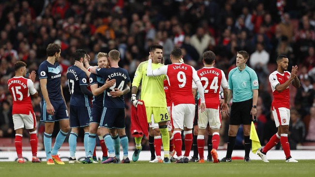 Petr Cech menganggap Arsenal tampil terburu-buru ketika bermain imbang tanpa gol melawan Middlesbrough pada lanjutan Liga Primer di Stadion Emirates