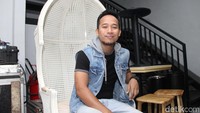 Mengintip Rumah Mewah Denny Cagur, Ada Lapangan Basket hingga Musala