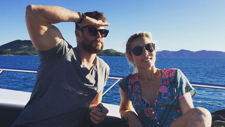 Pemain film Thor, Chris Hemsworth punya hadiah 'khusus' untuk sang istri yang ulang tahun. Hmm, apa tuh hadiahnya?