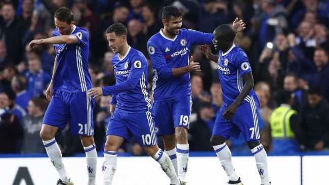 Chelsea tertinggal lebih dulu setelah Tottenham mencetak gol lewat Christian Eriksen. The Blues kemudian membalikkan keadaan melalui gol Pedro dan Victor Moses.