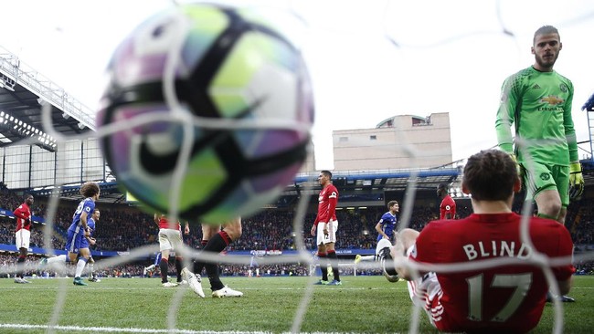 Juan Mata menilai gol cepat yang diciptakan Pedro Rodriguez jadi penyebab timnya berada dalam kondisi tertekan sepanjang laga.