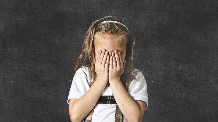 Bullying nggak cuma buruk bagi fisik dan mental anak lho, Bun. Hormon pertumbuhan pun bisa terhambat gara-gara bullying.
