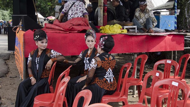 Yulia, Harapan Regenerasi Kesenian Ronggeng