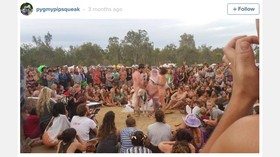Siuman dari Koma, Pasangan Australia Menikah Bugil