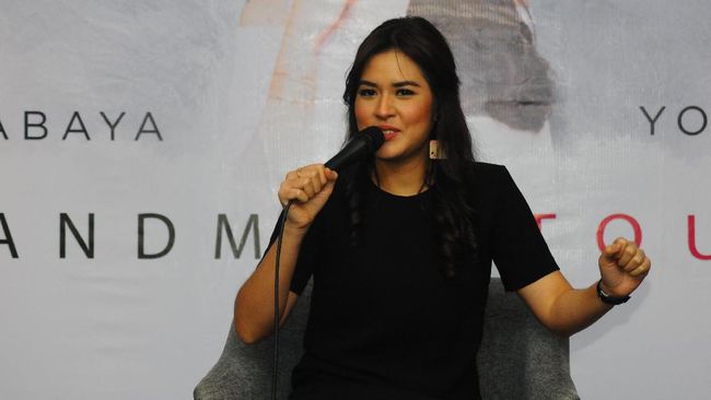 Duet Raisa dan Isyana memenangkan kategori Duo/Group Vokal/ Kolaborasi Soul/ R&B/Urban Terbaik serta Karya Produksi Kolaborasi Terbaik.