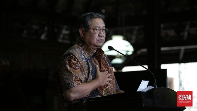 Demokrat menilai ada muatan politik di balik pernyataan Mirwan Amir yang menyebut SBY menyarankan proyek e-KTP tetap dilanjutkan.
