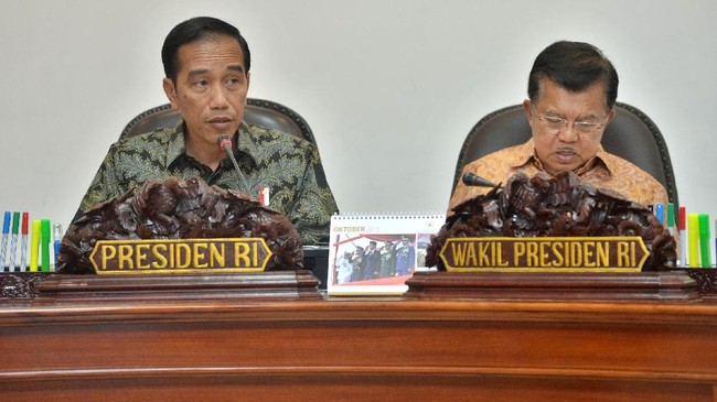 Perlambatan ekonomi kuartal III yang sempat melambat tak terlepas dari perlambatan ekonomi dunia, dan masalah korupsi dan efisiensi di dunia usaha.
