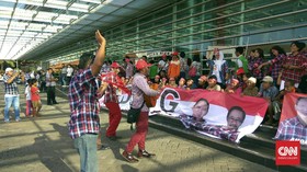 Pendukung Ahok-Djarot Gemakan Salam Dua Jari