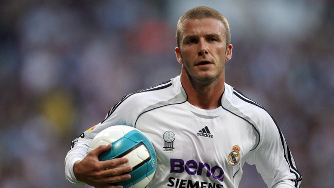 Setelah merekrut Zinedine Zidane, Ronaldo da Lima, dan Roberto Carlos, Real Madrid ingin mendatangkan David Beckham sebagai duta klub.